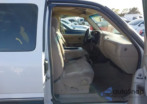 2001 Chevrolet Silverado 1500 Ls z USA, uszkodzony, nr VIN 2GCEC19V611407487